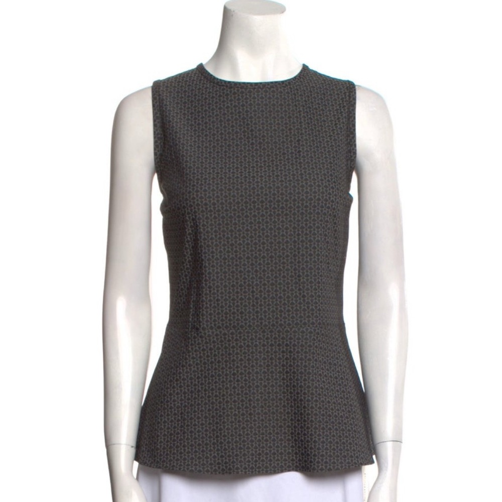 St John Collection Crew Neck Sleeveless Top